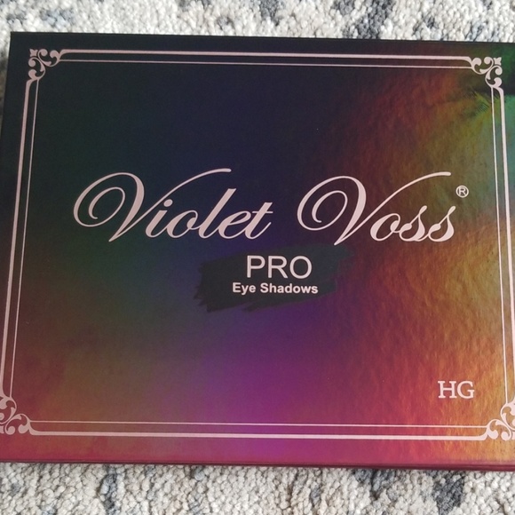 Violet Voss "Holy Grail" Eyeshadow Palette - Picture 5 of 6